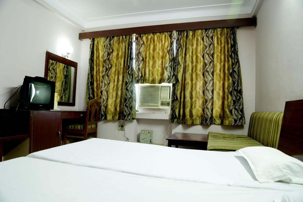 Hotel Prayag Аллахабад Екстер'єр фото