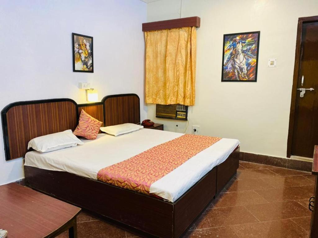 Hotel Prayag Аллахабад Екстер'єр фото