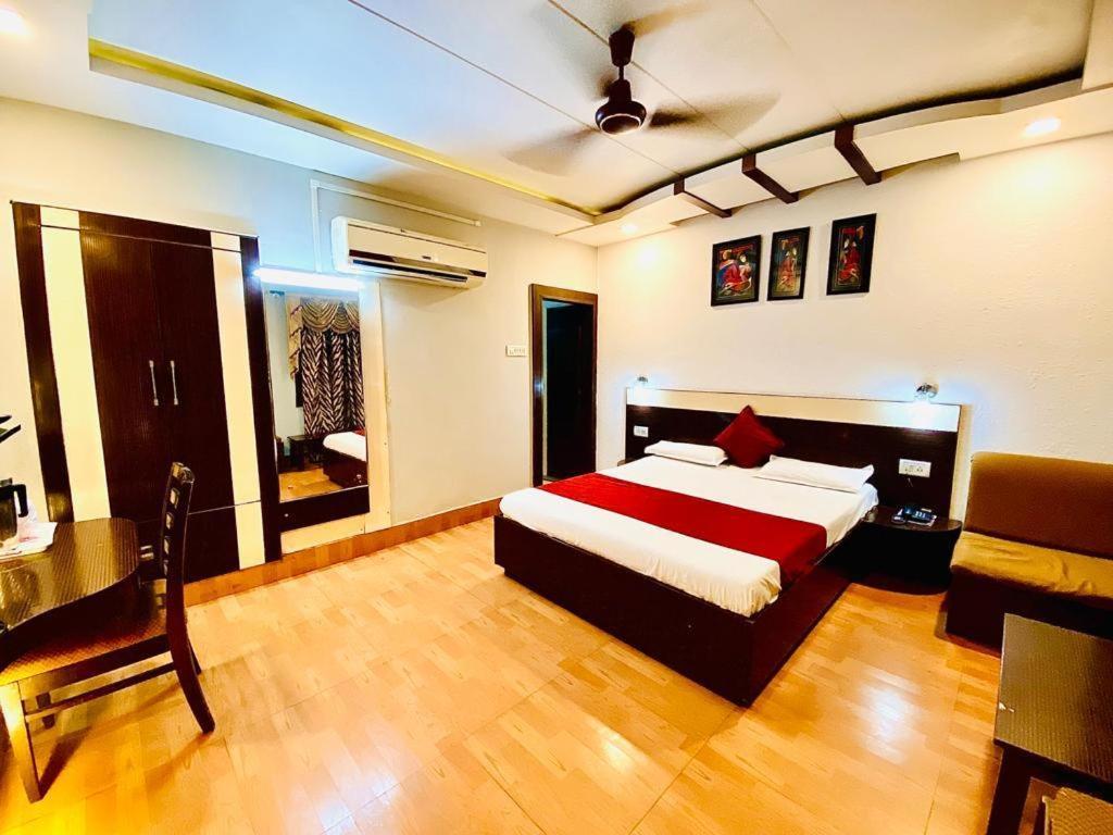 Hotel Prayag Аллахабад Екстер'єр фото