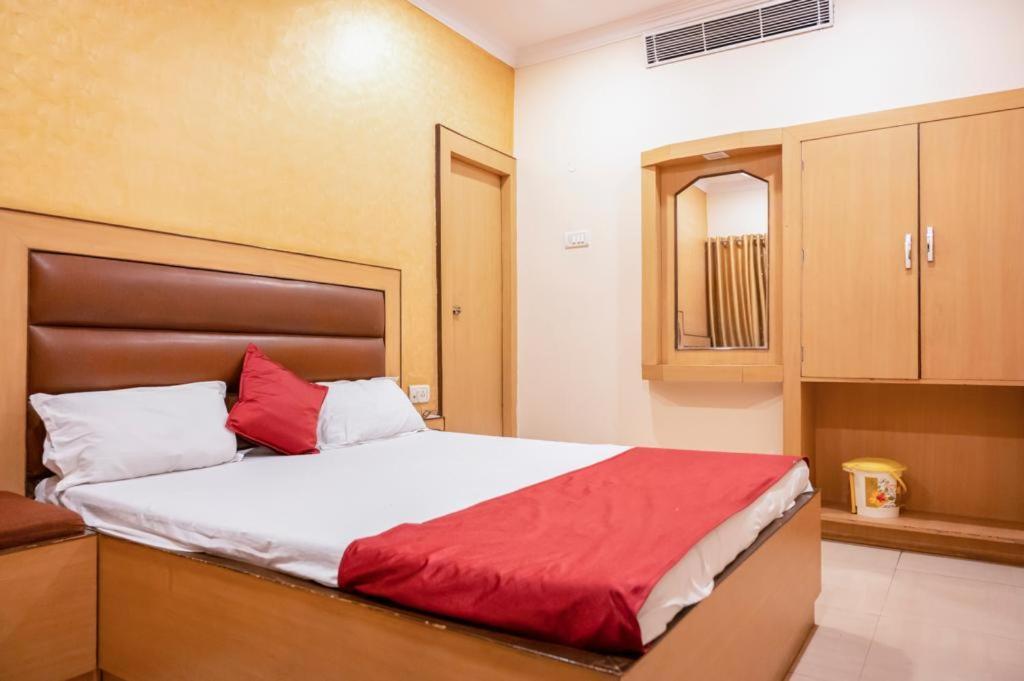 Hotel Prayag Аллахабад Екстер'єр фото