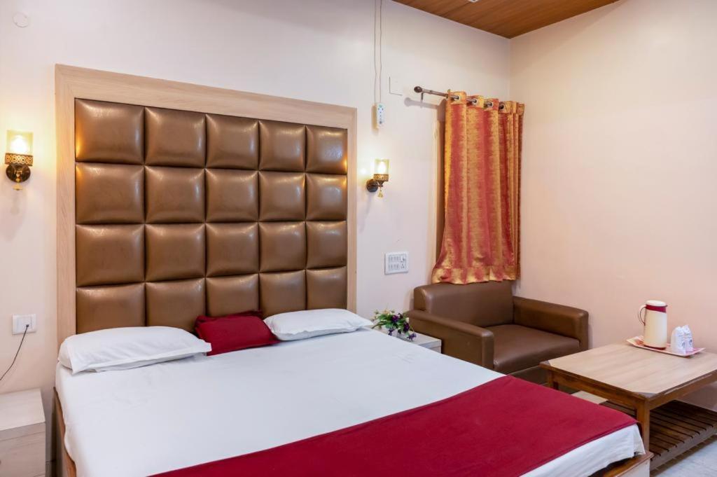 Hotel Prayag Аллахабад Екстер'єр фото